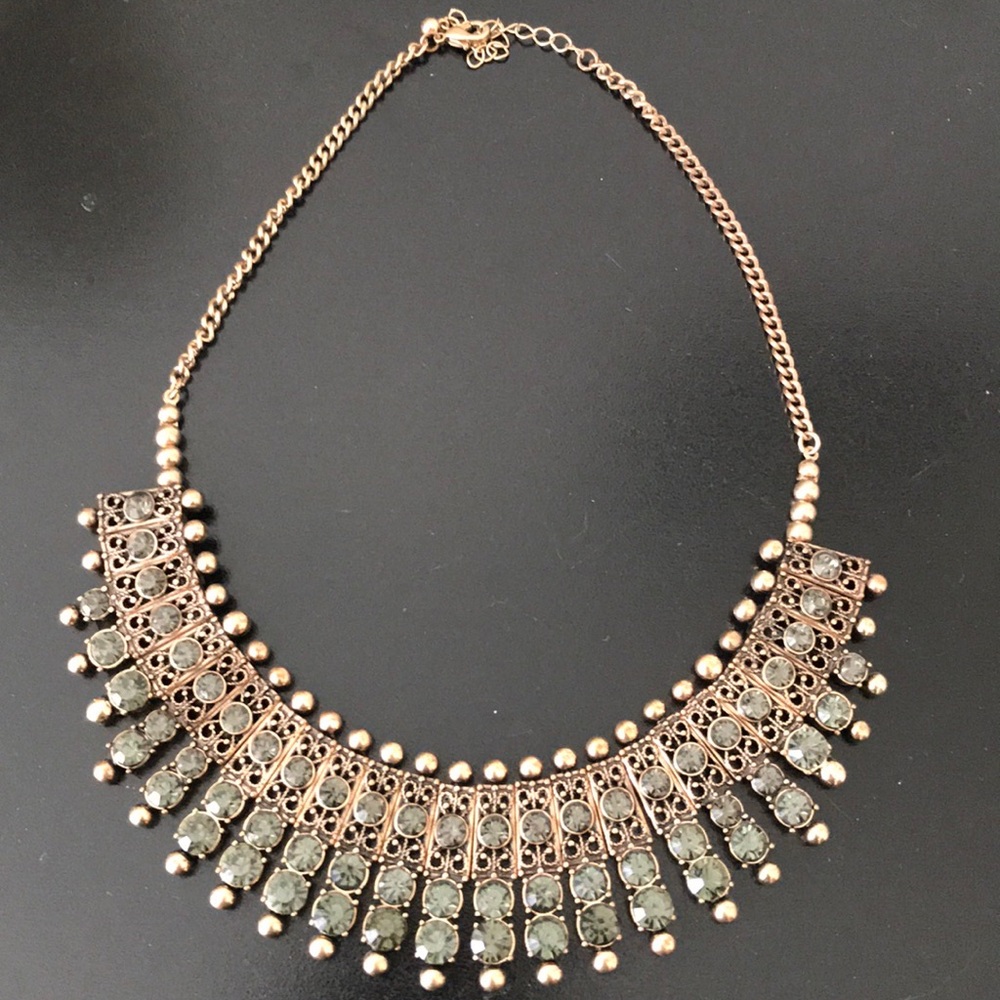 Olive green accent necklace